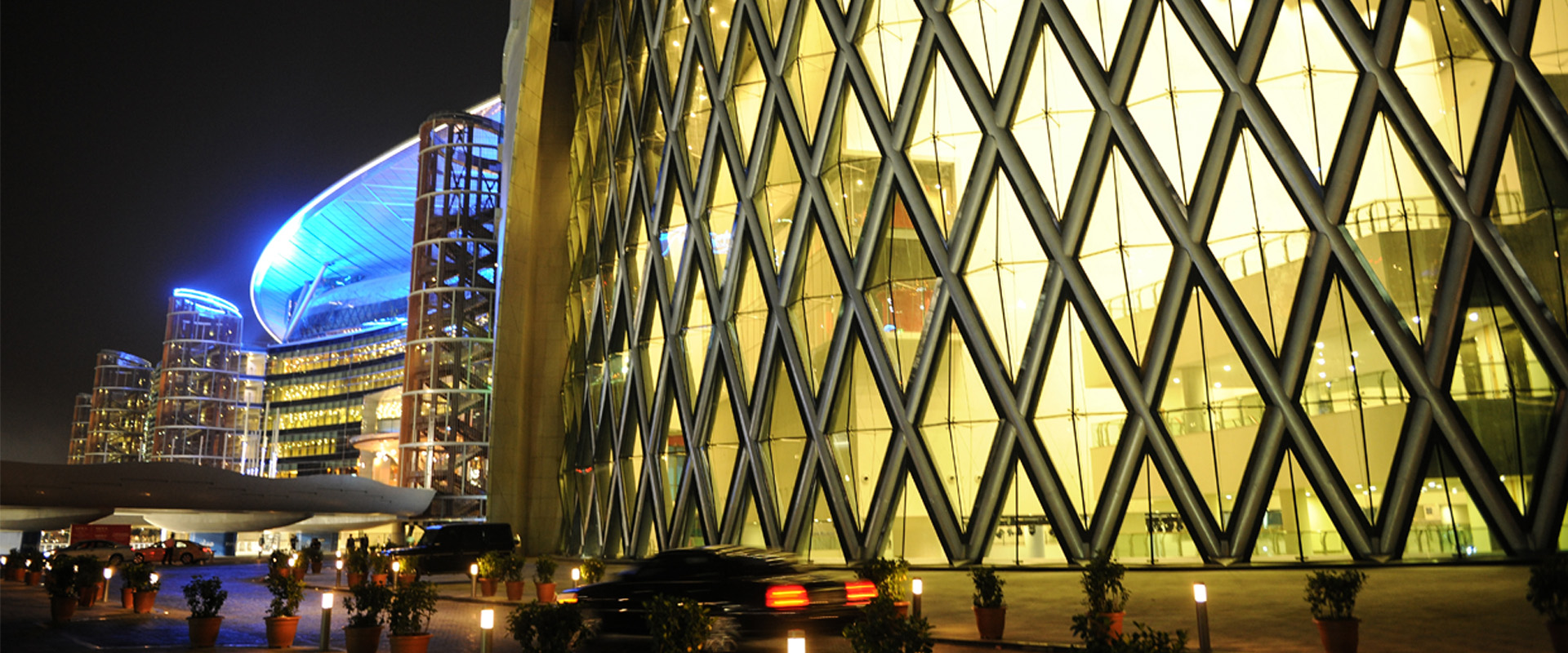 The circular façade with its diamond-shaped glass panels defines the home of Meydan Gallery and Museum.
